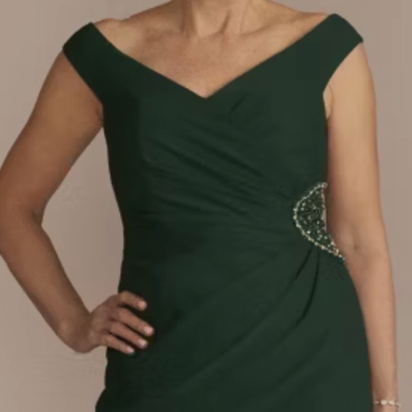 OLEG CASSINI Dress Size 4 Juniper Green Crepe Off Shoulder With Embellishments - Picture 5 of 14